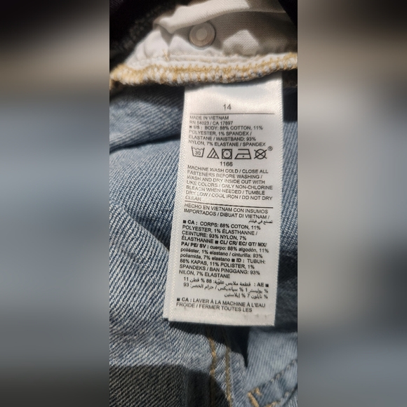 Old Navy Maternity Boyfriend Full Panel Jeans size 14 - Picture 5 of 6